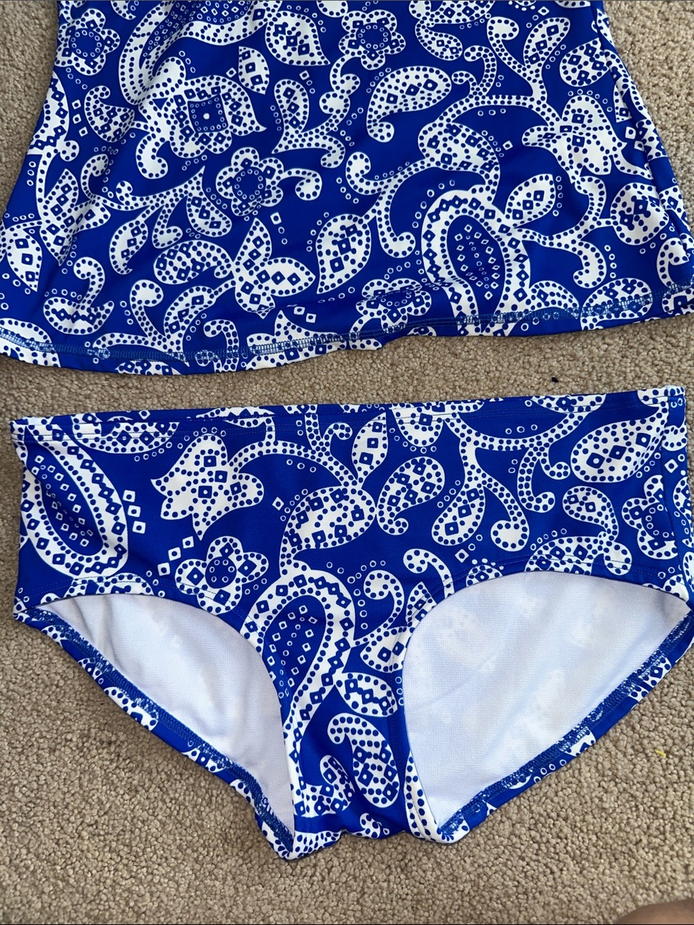 Boden rashguard and swim bottoms - Picture 4 of 8